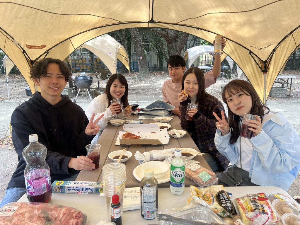 業務外ではみんなでBBQしたりもします！